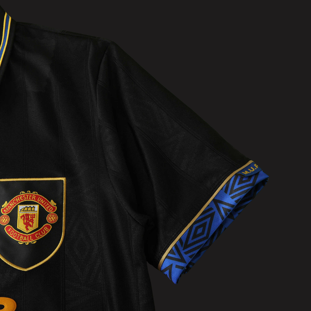 MNU Away 1993-94 Retro