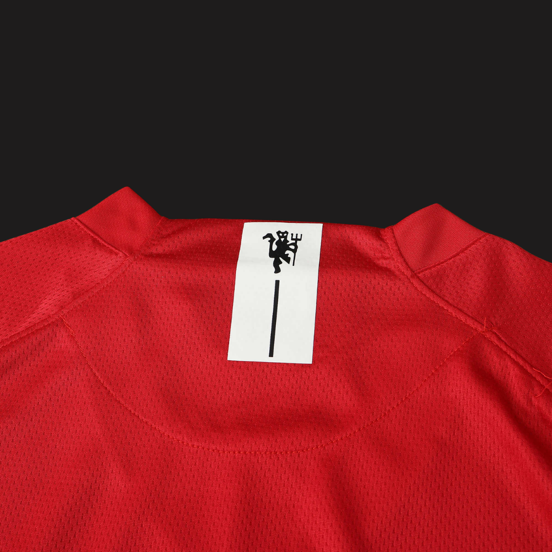 MNU Home 2007-08 Retro  ( Red )